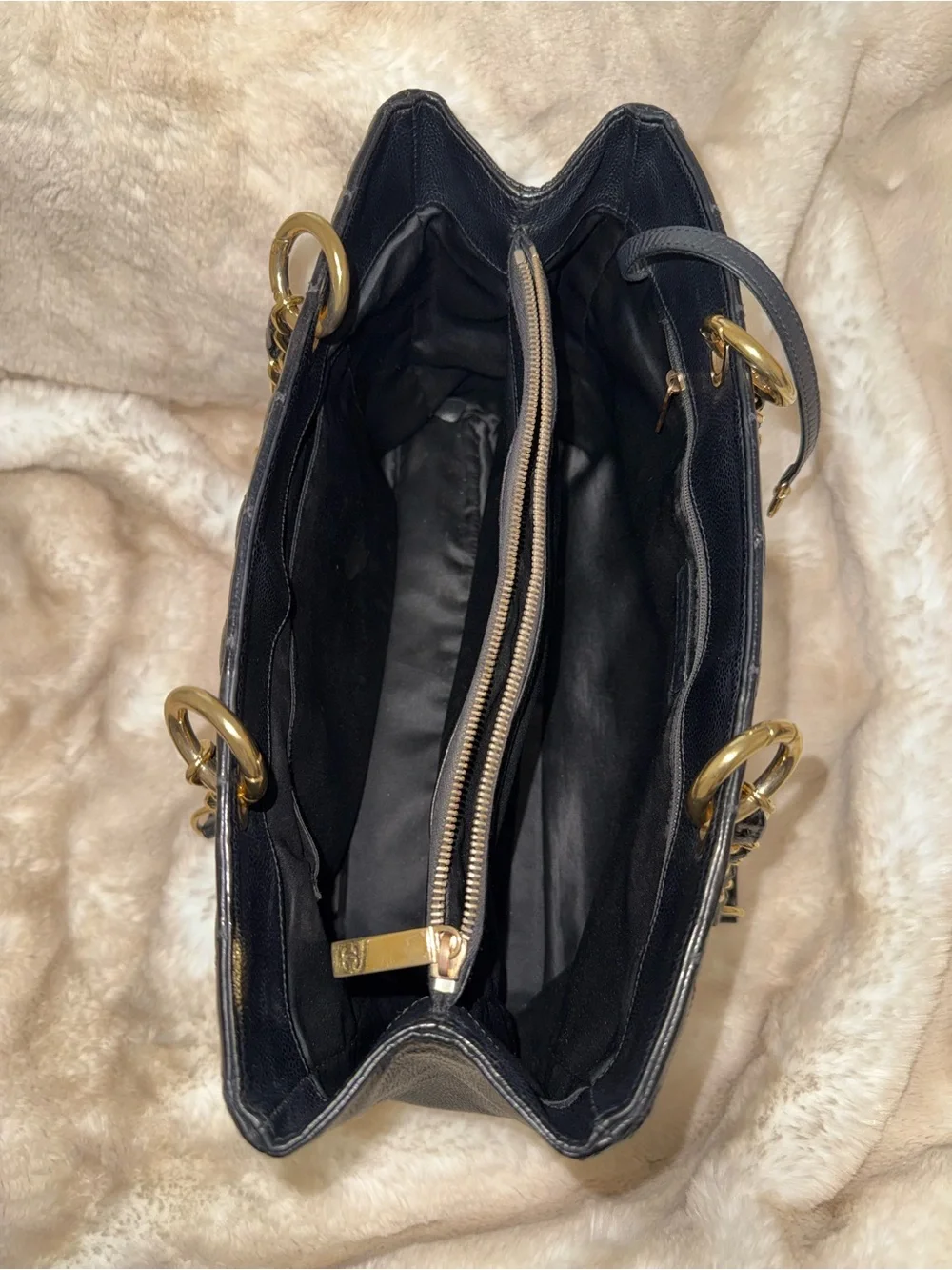 CHANEL Black caviar GST Leather Shoulder Tote Bag with Gold Chain Straps